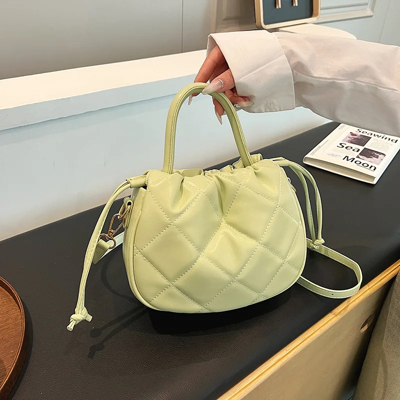 

Embroidered Quilted Bucket Bag Textured Top Handle Purse for Women Minimalist Crossbody Tote Stitched Shoulder Bag Elegant Bag​