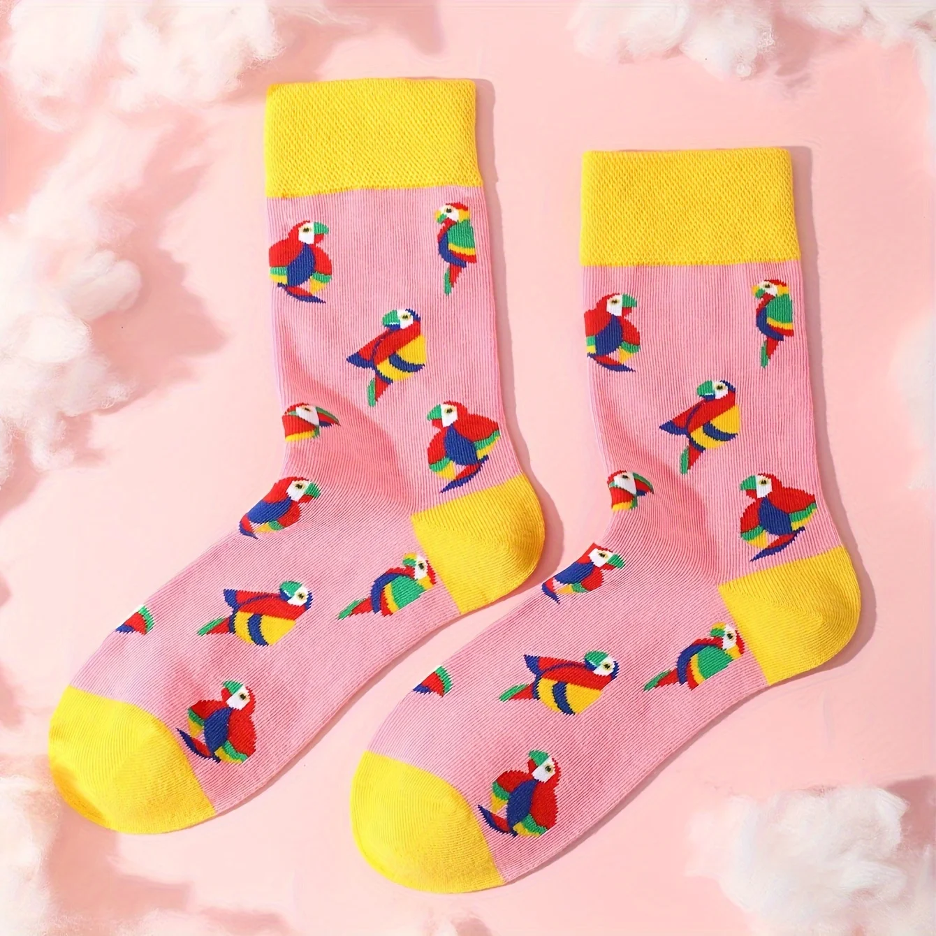 A pair of pink parrot patterns Fashion Casual versatile socks suitable for Halloween Christmas Valentine\'s Day Gifts