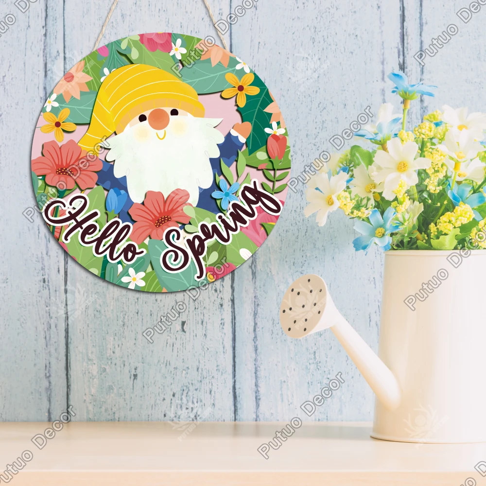 

Putuo Decor 1pc Garden Gnome Wooden Round Hanging Decor, Spring, Wall Decor for Home Farmhouse Cafe Florist's Shop Club,Gifts