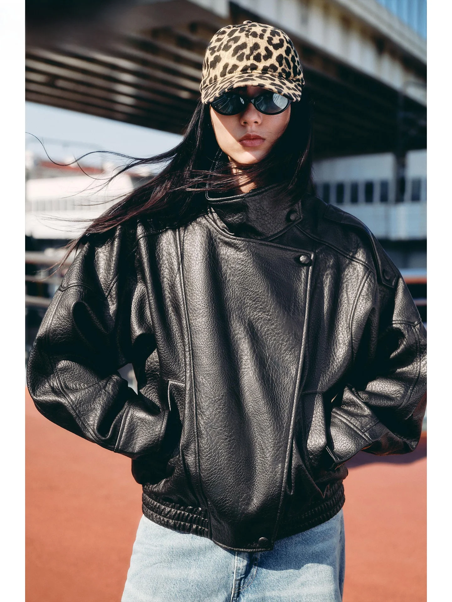 ZAPRHA Autumn 2025 Women's Casual Stand Collar Long Sve Faux Leather Jaet Versatile Outerwear Ele Ladylike Sle