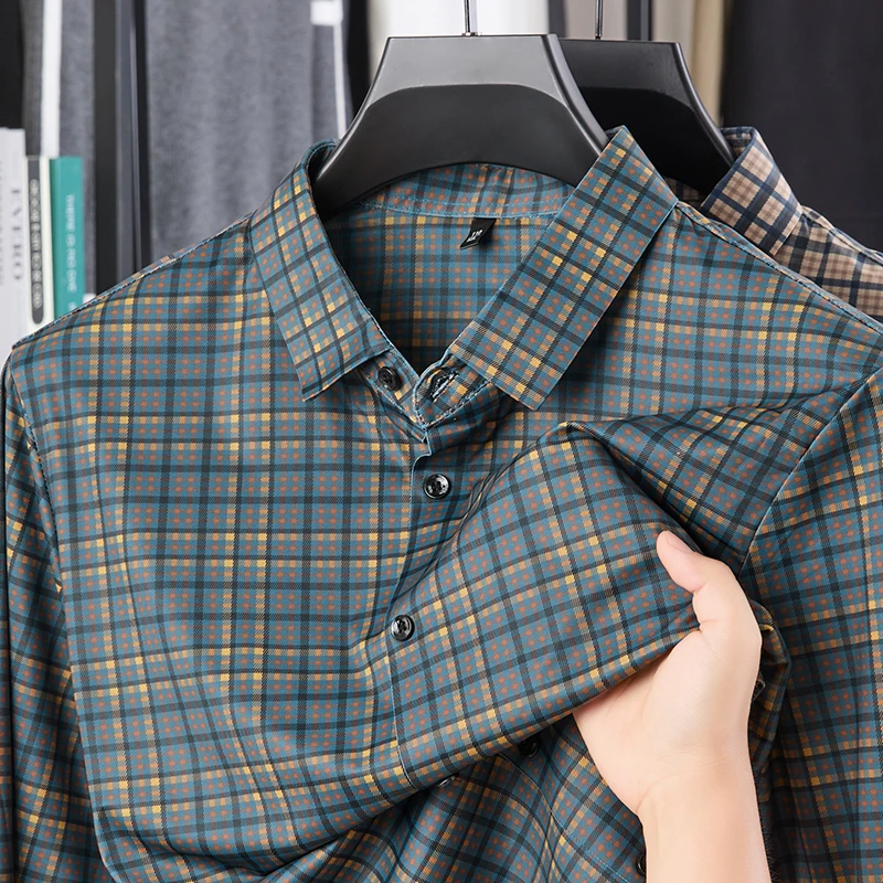 

Men's High-End Seamless Long-Sleeved Shirt with Small Checks, New Style, Suitable for Spring, Autumn and Casual Wear.