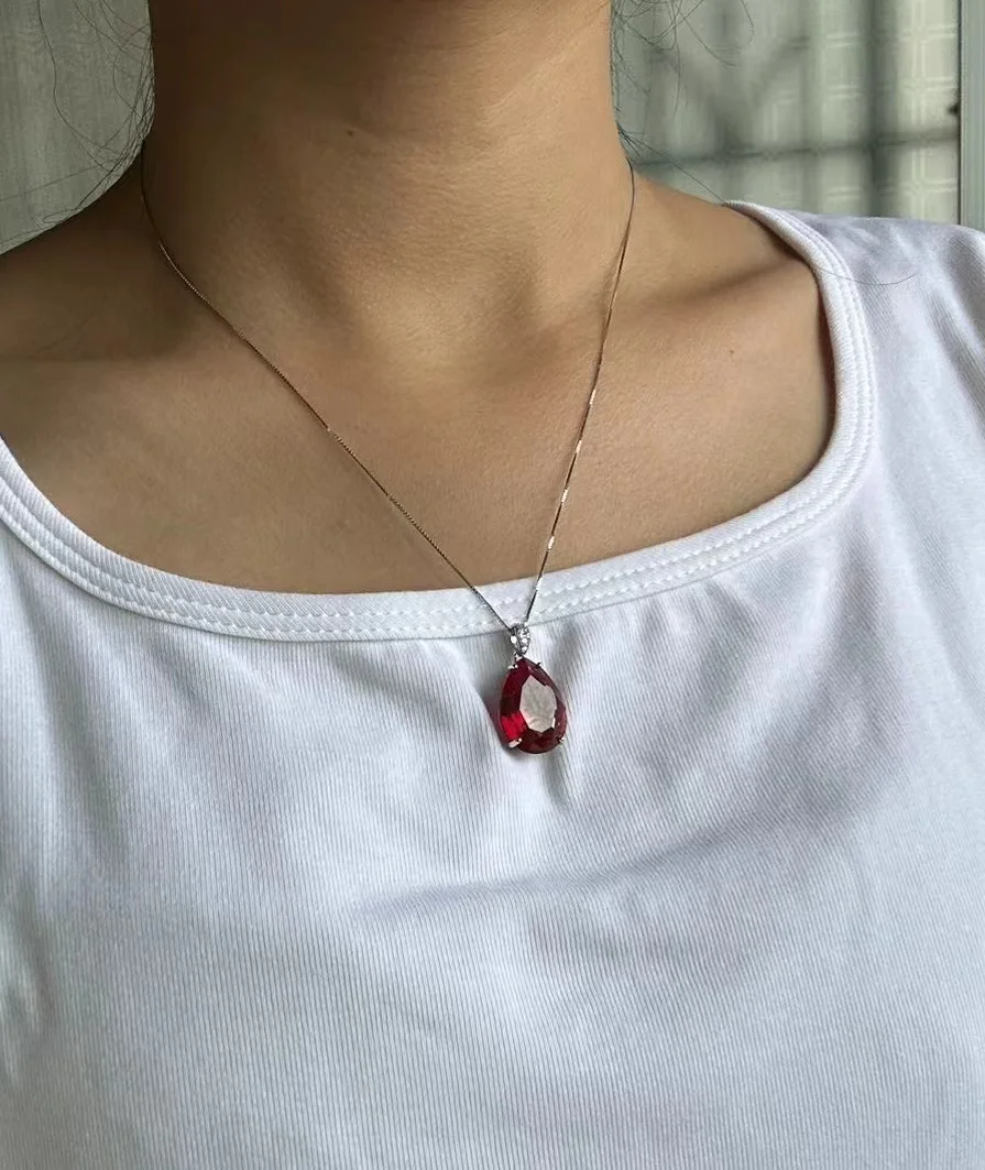 Exquisite ruby Pigeon Red Ruby Drop Ruby Pendant S925 Silver pendant necklace 13*18mm with chain