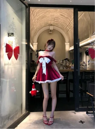 

New Christmas party most beautiful girl * Christmas night party * original big bow tube top red sparkling Pumbaa princess dress