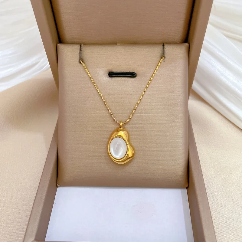 

18K Gold Plated Cat Eye Oval Bead Pendant Necklace for Women Titanium Steel Anti-tarnish Fashion Jewelry Accessories