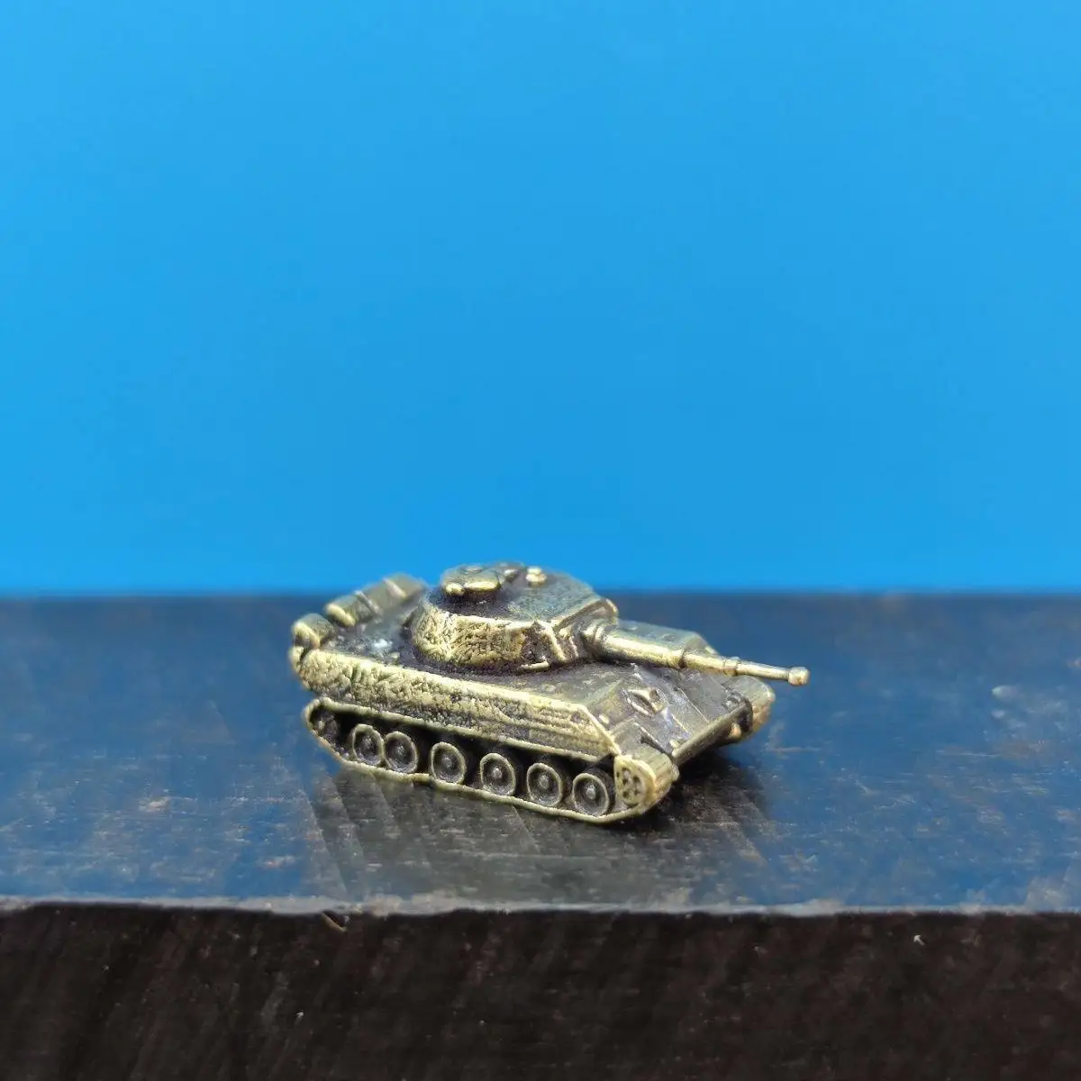 

WWII German Tiger I Tank Miniature Brass Model, Detailed Metal Military Collectible for Desktop Display Diorama Hobbyists