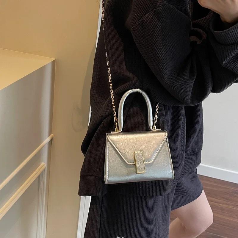 

Лето 2022, квадратная сумка, женская шикарная сумка на плечо, минималистичная сумка через плечо, однотонная сумка с цепочкой и ремешком