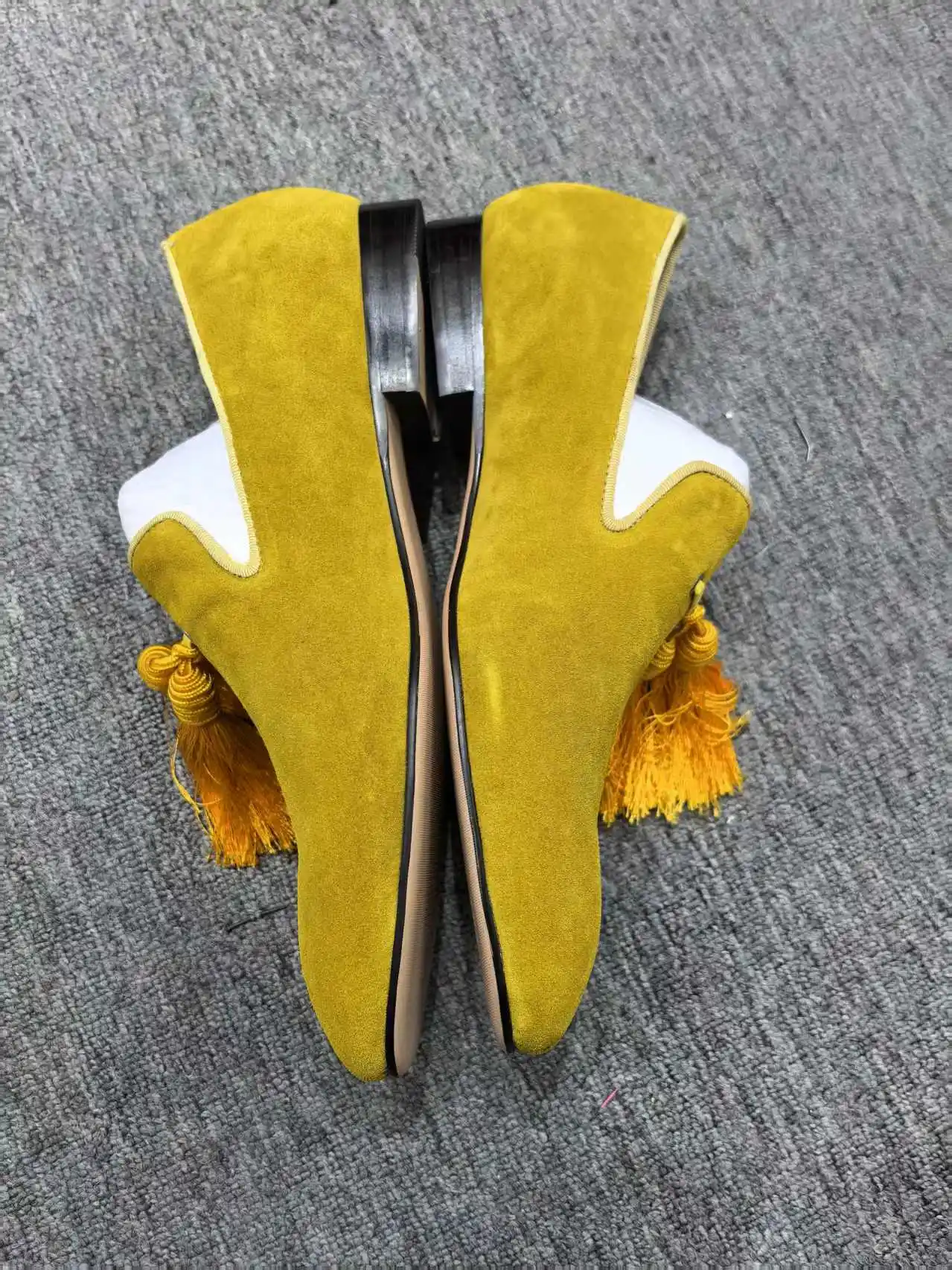 Luxury Suede Slippers Men Tassel Loafers Shoes Velour Smoking Slip-On Men's Flats Party Wedding Shoes Mens Dress Shoes