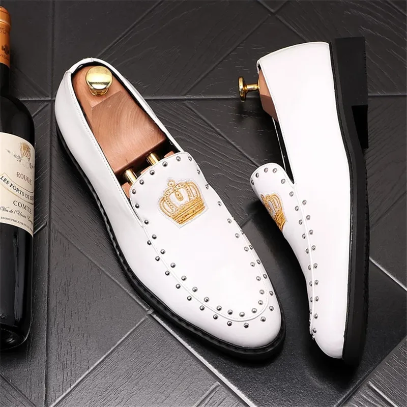 2026 New Designer Black White Crown Embroidery Casual Leather Shoes For Men Loafter Formal Wedding Dress Homecoming Zapatos