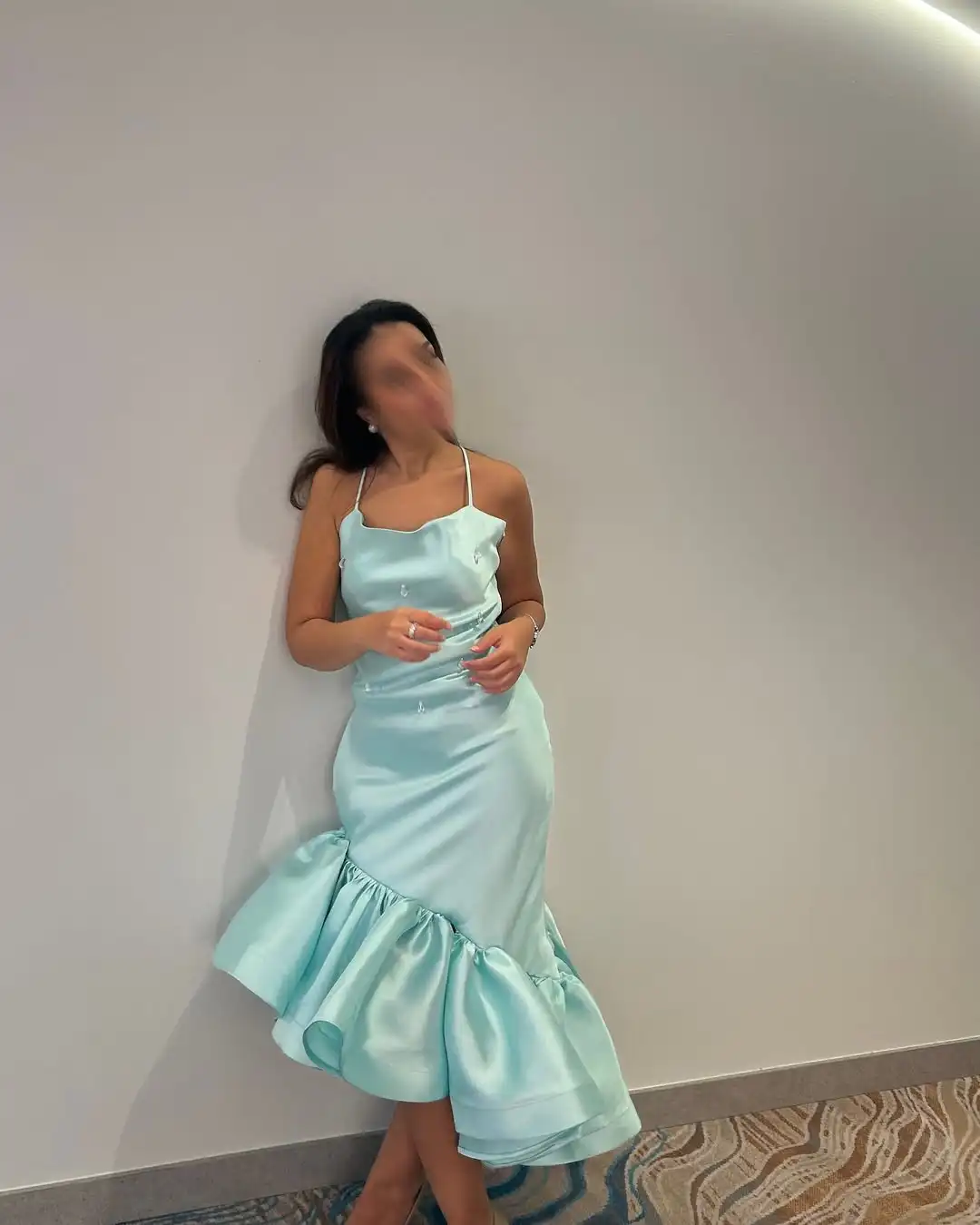 

Customized Elegant Spaghetti Straps Square Collar Celebrity Evening Party Dresses Diamond Appliques Knee-Length Cocktail Gowns