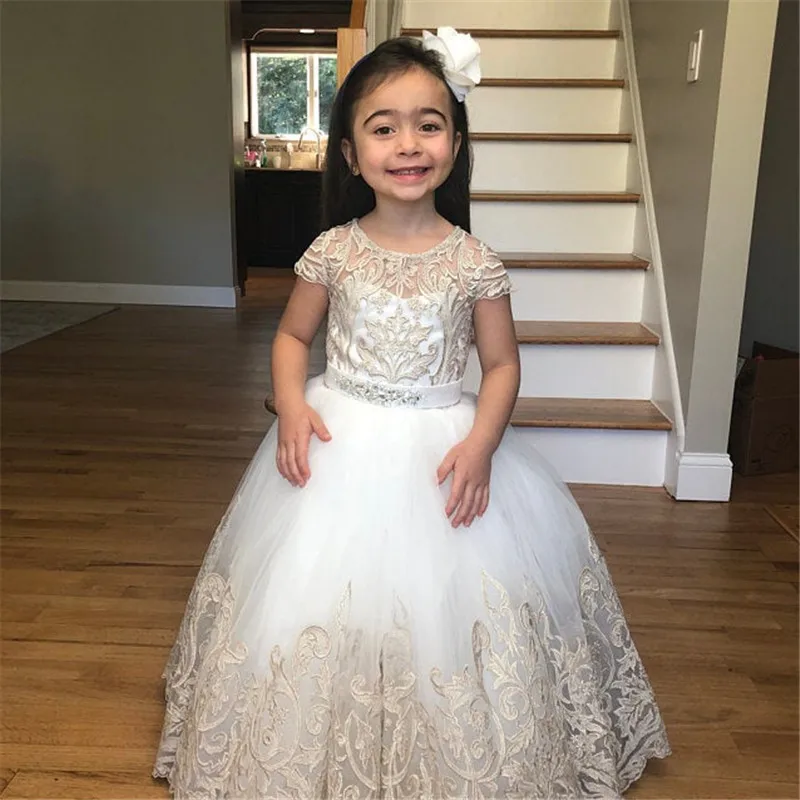 

Fower Girl Dresses Appliques Sequins Half Sleeves Boat Neck Princess Dress For Wedding First Communion Dress Pageant Gowns