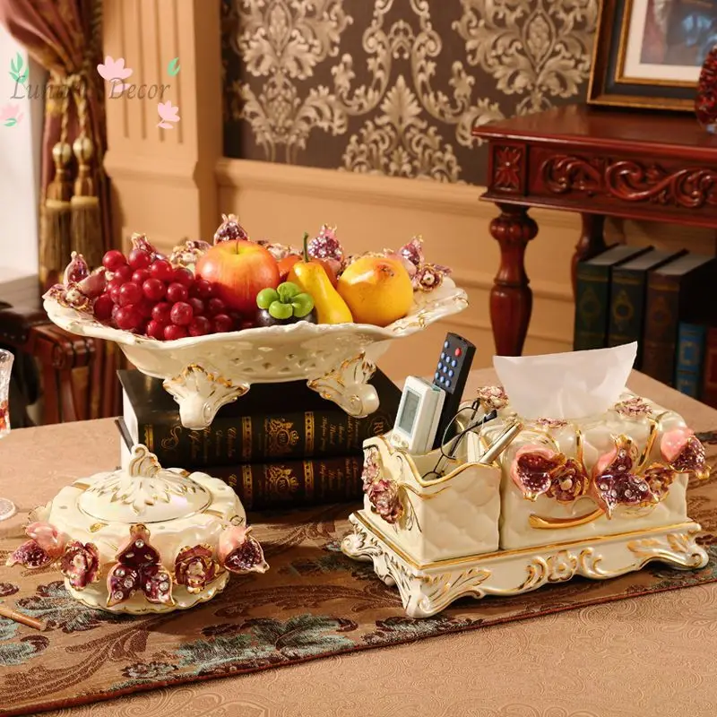 Fruit plate ceramic high-end creative rotating dried fruit plate grid with cover household living room coffee table ornament