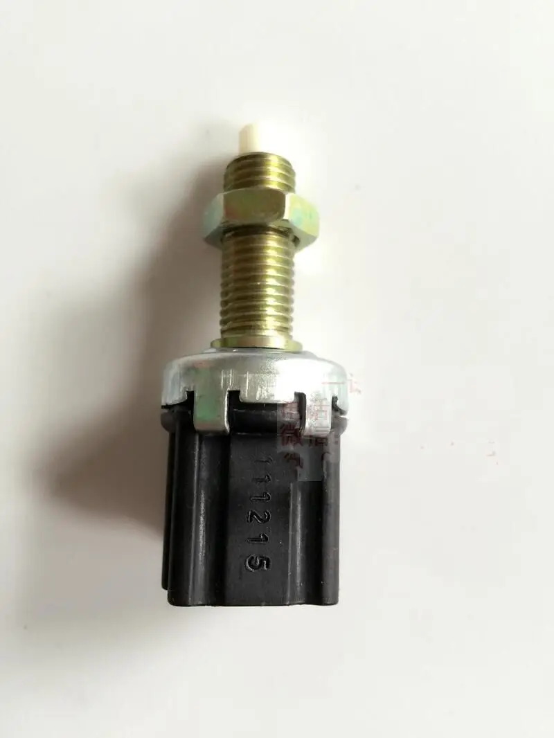 

for FAW Weizhi Vilo Vizi Xiali 2000 Yaku Brake Light Switch