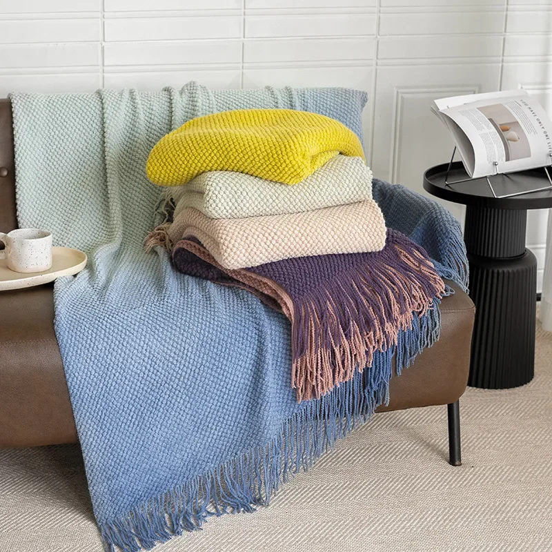 New Gradient Hotel Homestay Bedend Blanket Office Tassel Knitted Nap Blankets for Four Seasons Soft Skin-Friendly Home Textiles