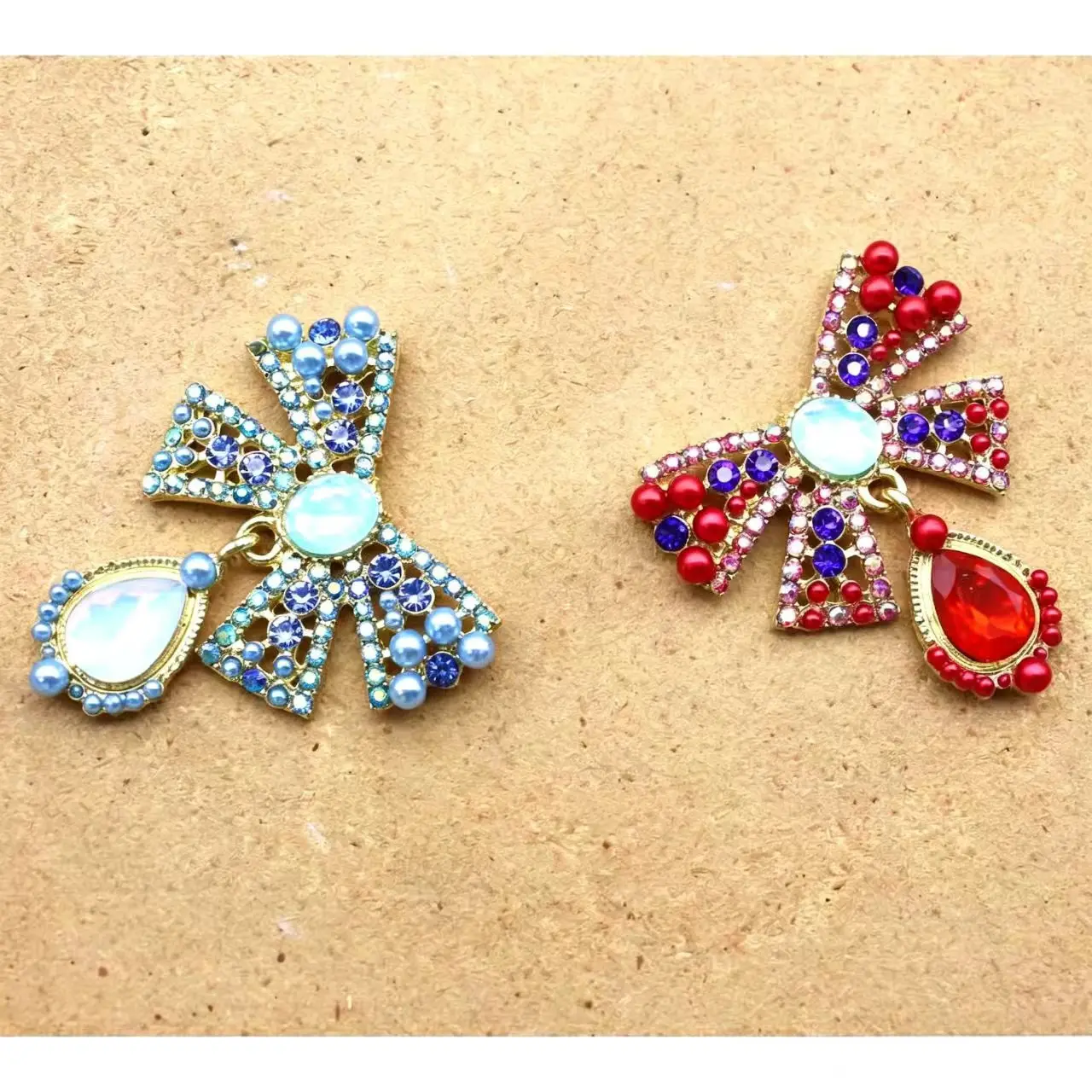 Gold Alloy Bow Crystal Rhinestone Brooch 42×47mm Faux Pearl Bow Decor Patch 2 Pcs/Pack Party Costume Garment Accessories view 6