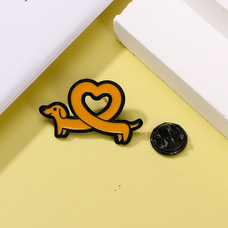 Cartoon Dachshund Love Brooch School Bag Decoration Clothes Matching Accessories Cute Alloy Oil Dripping Horse Pin Badge