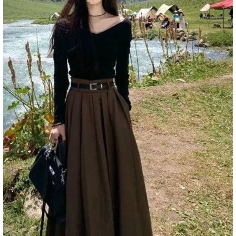 

Plus-size New Autumn Outfit, A Complete Korean-style Set for Women: Off-the-shoulder Top and Pleated Midi Skirt Two-piece Set