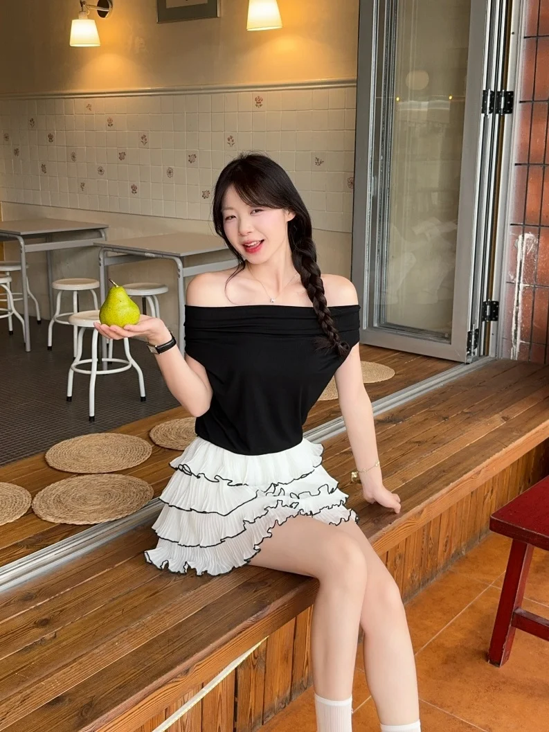 

Hot Girl Black Neck Hanging Vest Summer High Waist Skirt Cake Skirt Two-Piece Set Women's Fashion Casual Wear for Summer