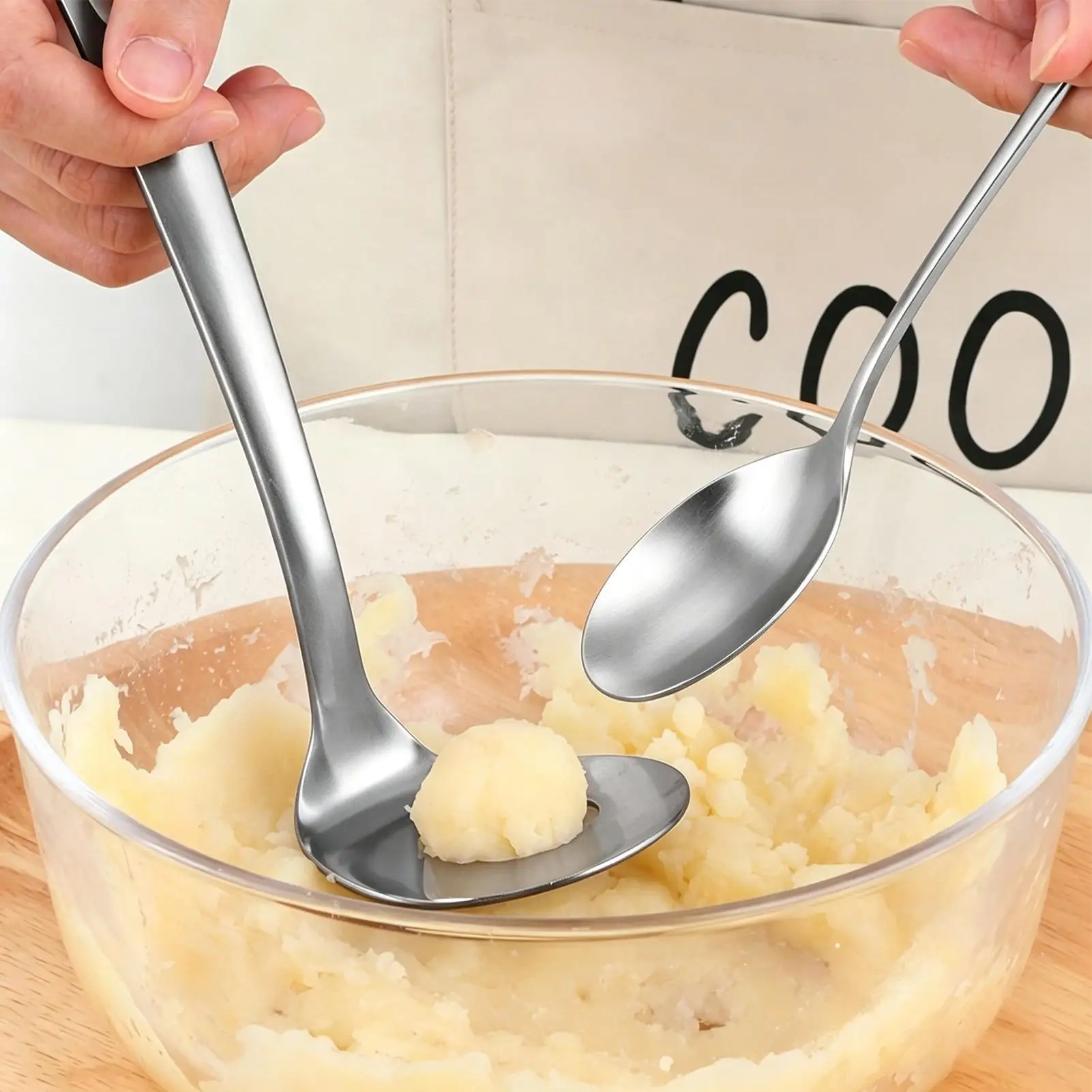 Meatball Maker Spoon Meat Baller with Elliptical Leakage Hole Non-Stick Stainless Steel Meat Ball Mold Kitchen Gadget Meat Tools