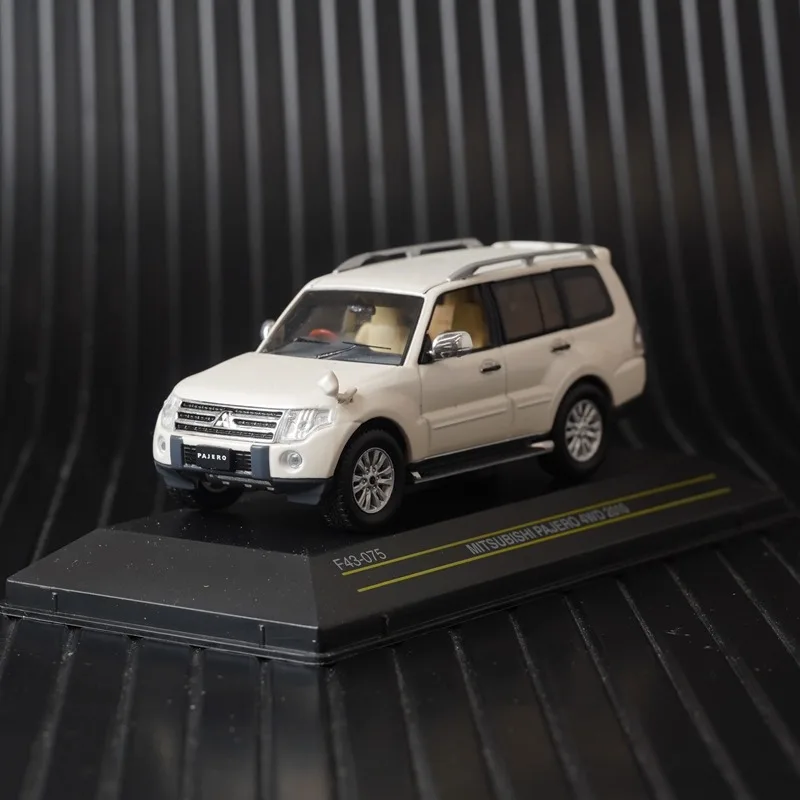 1:43 Scale 4WD Alloy Car Model Decoration Collection Ornaments