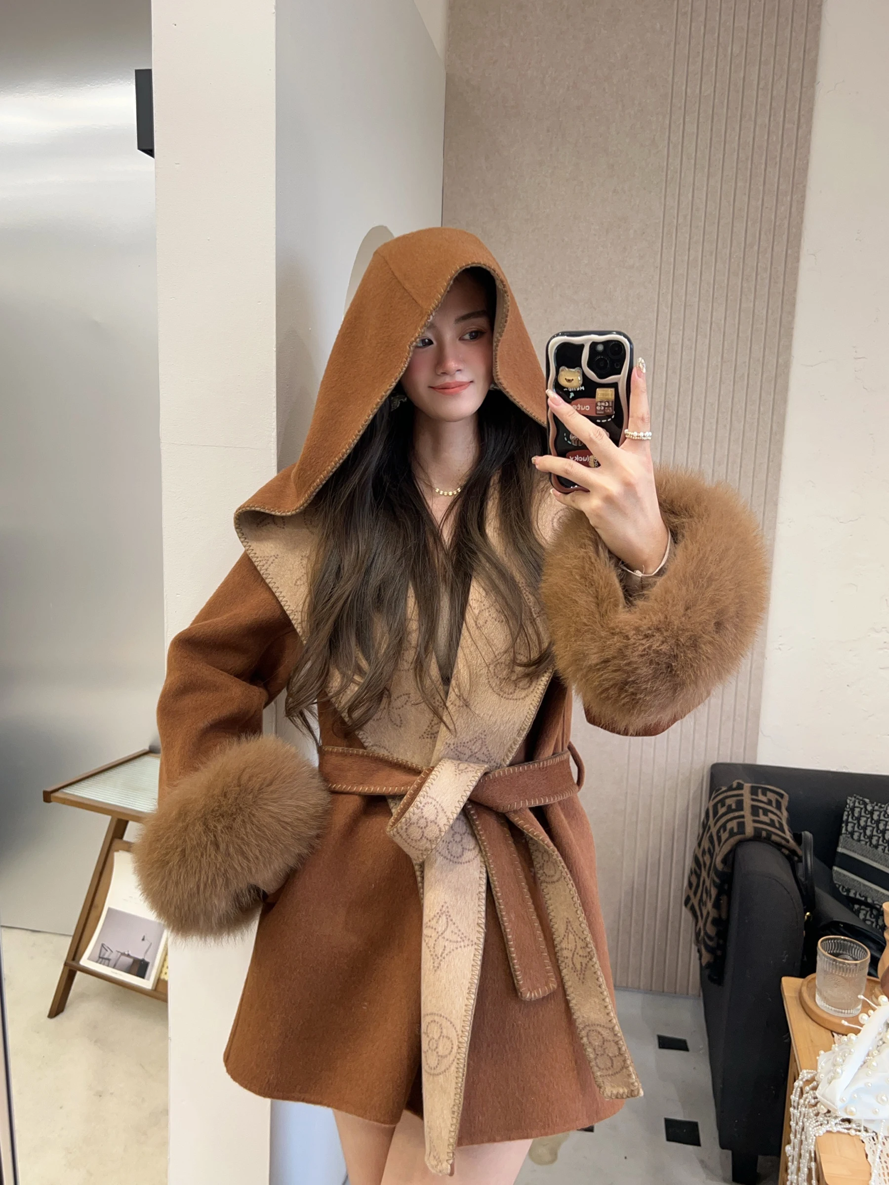 معطف صوفي جديد بغطاء للرأس مطبوع على الوجهين، معطف متوسط إلى طويل من فرو الثعلب للنساء