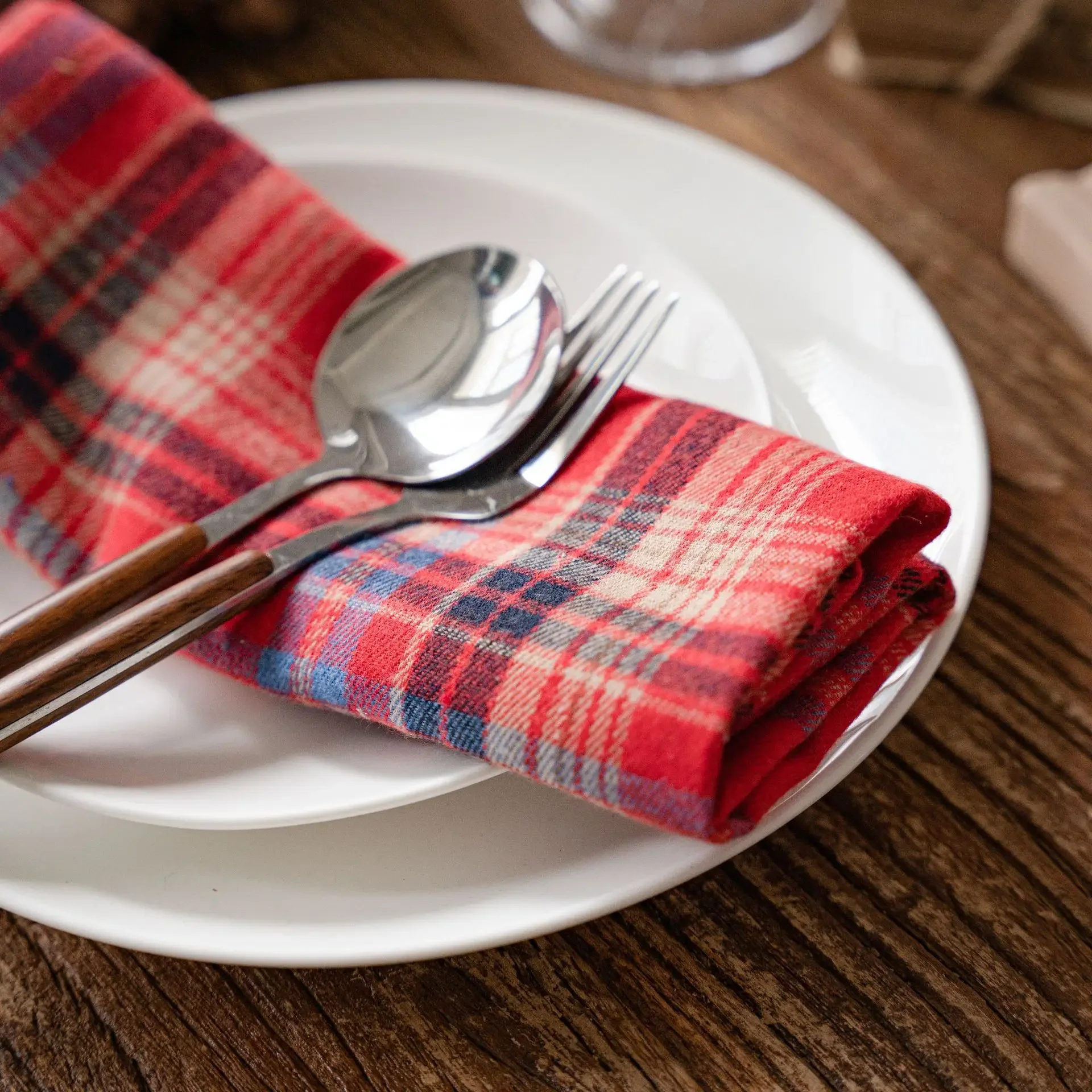 4PCS Christmas Decoration Plaid Napkin Woven Polyester Cotton Red Green Placemats for Home Party Xmas Restaurant Dining Decor