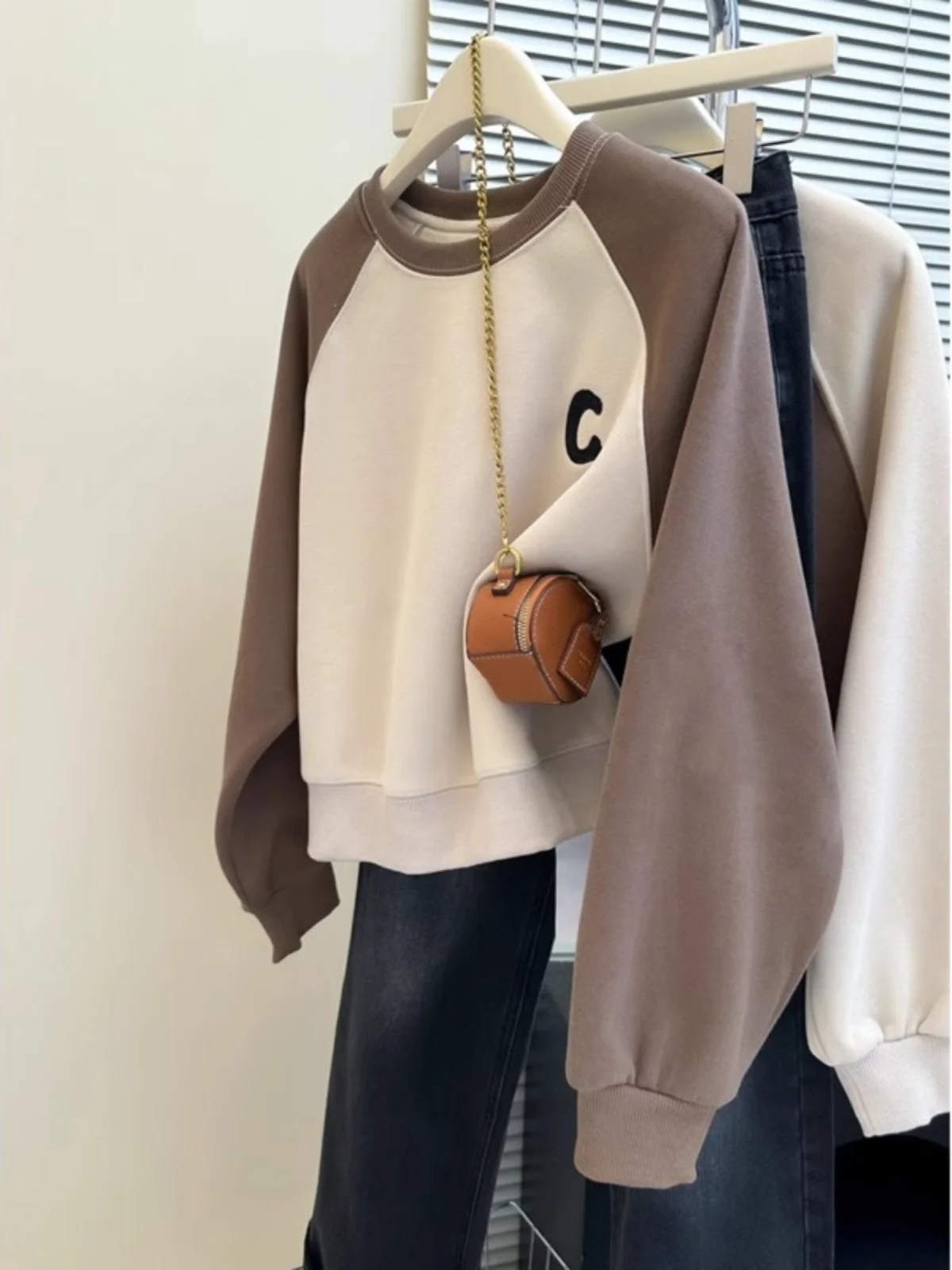 

Embroidered Letter Long Sve Hoodie Women's Autumn Winter Fce Lined Loose ort Sle oulder Outerwear Trendy Brand