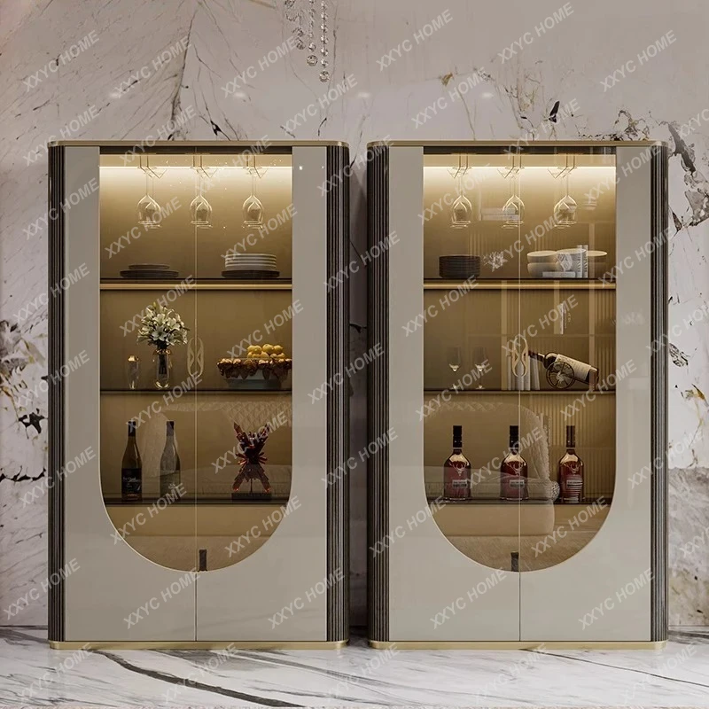 

Легкий и стильный стеклянный винный шкаф пристенный, для ресторана, простой, в стиле постмодерн, со стеклянными выдвижными ящиками.