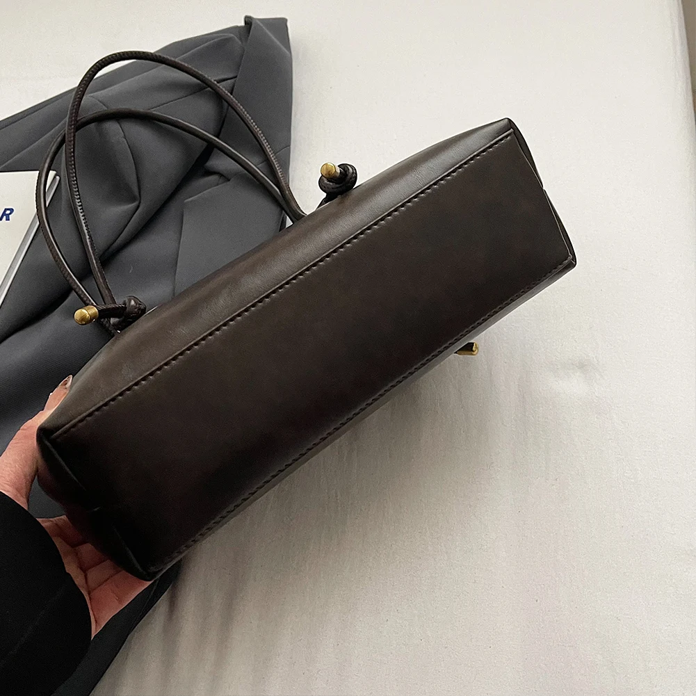 

Women Leather Shoulder Bag with Pendant Hobo Bag Stylish Tote Bag (Coffee )