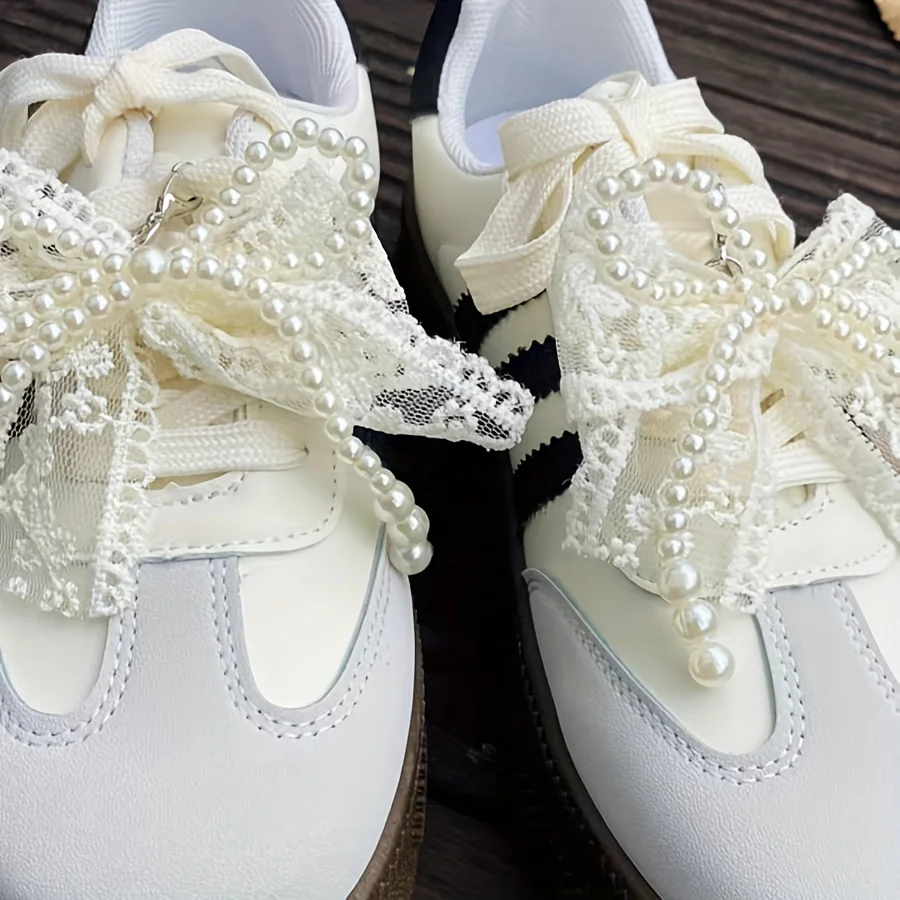 2 Stück elegante Schuhclips aus Spitze und Schleife – schickes dekoratives Accessoire für High Heels und Sneakers, perfektes Geschenk für Frauen, Schuhaccessoires
