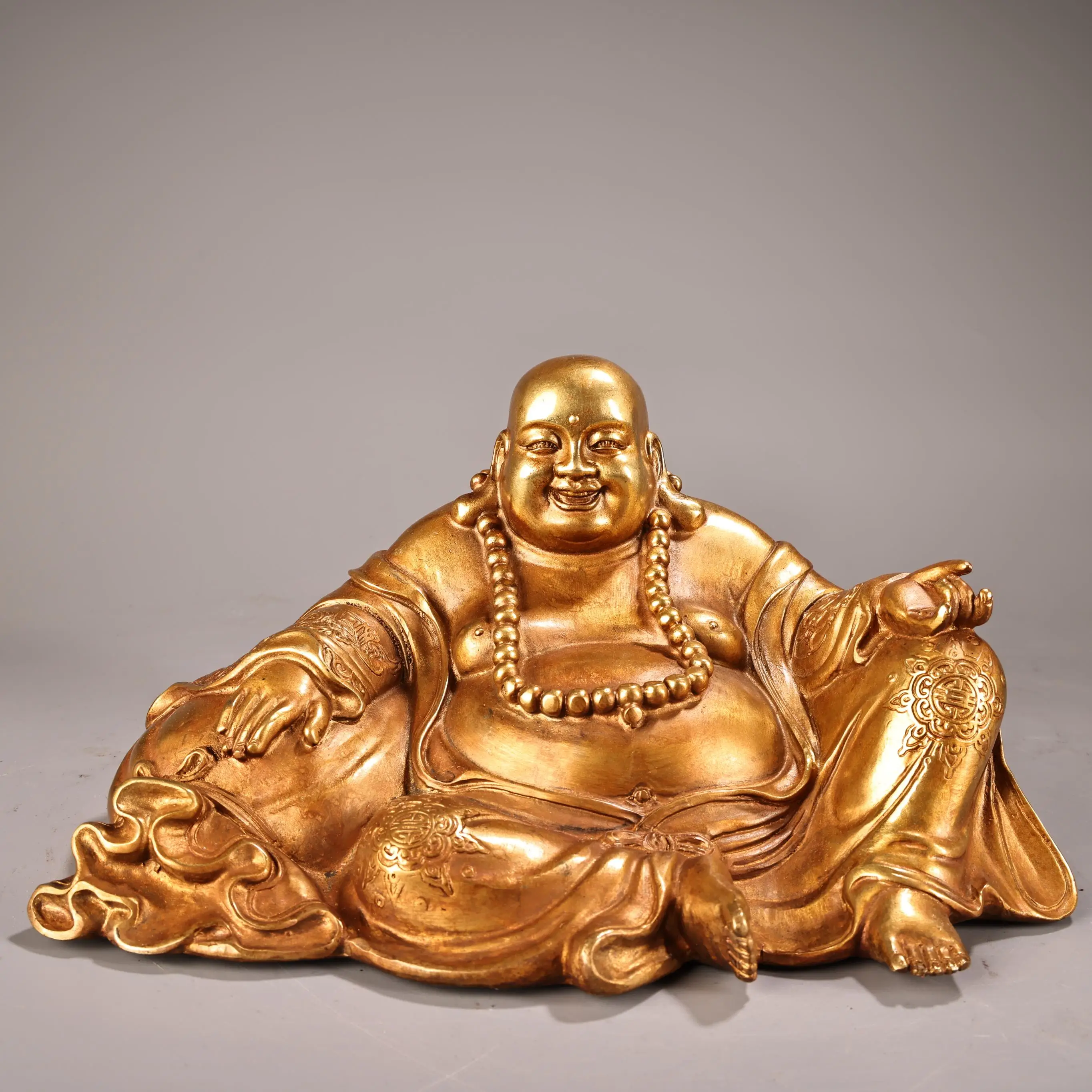 Tibet Folk Tibet Bronce viejo Dorado Bolsa de oro de alto relieve MAITREYA Buda sentado Amitabha Amass riqueza Salón de adoración