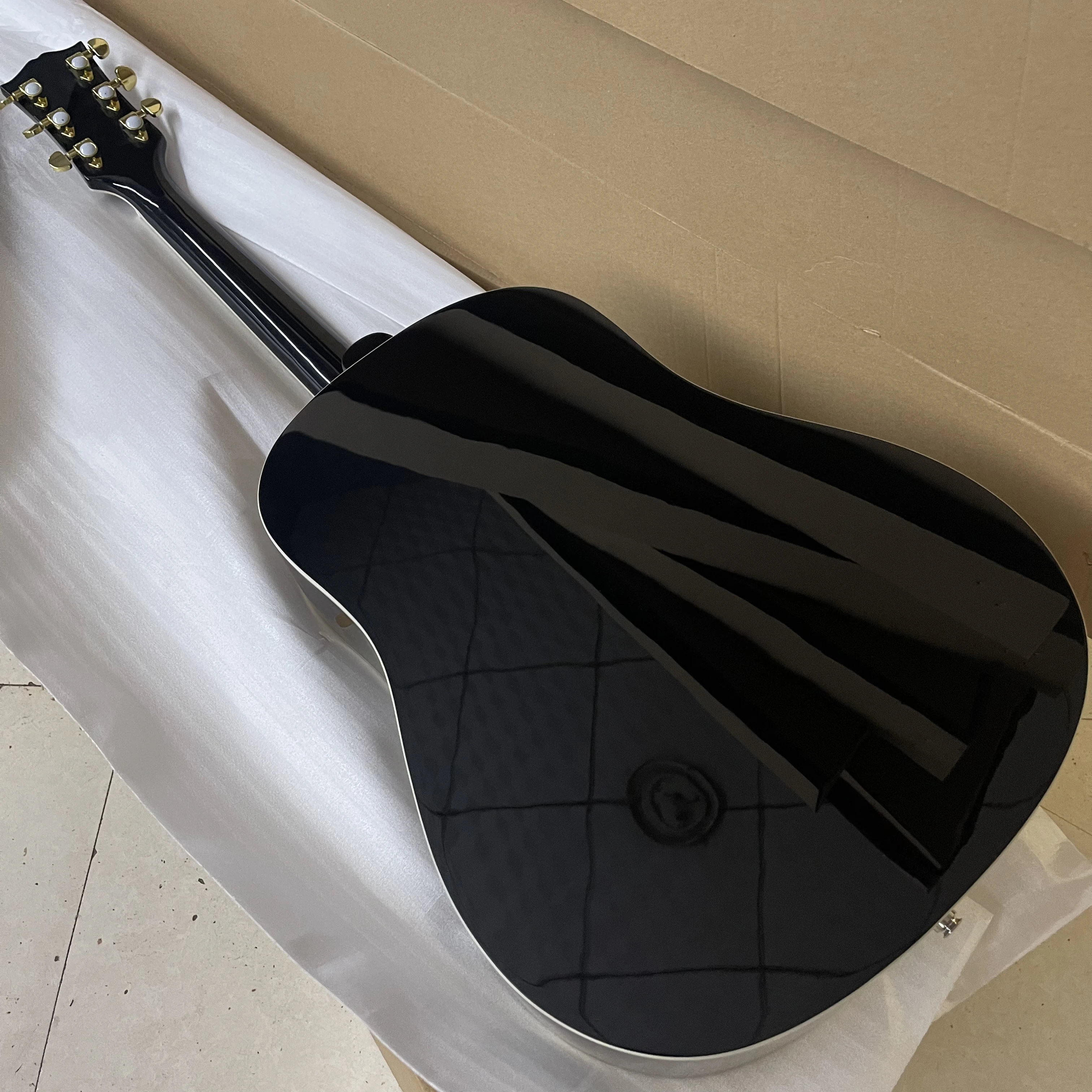 جديد 41 #   جيتار صوتي J45 J45 من خشب التنوب الصلب مع صامولة عظمة/سرج باللون الأسود 240910