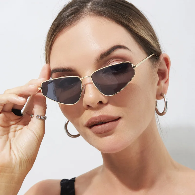 

Metal Sexy Cat Eye Women's Sunglasses Luxury Designer Pink Triangle Sunglasses Fashion Brand Small Frame Black Glasses Shades