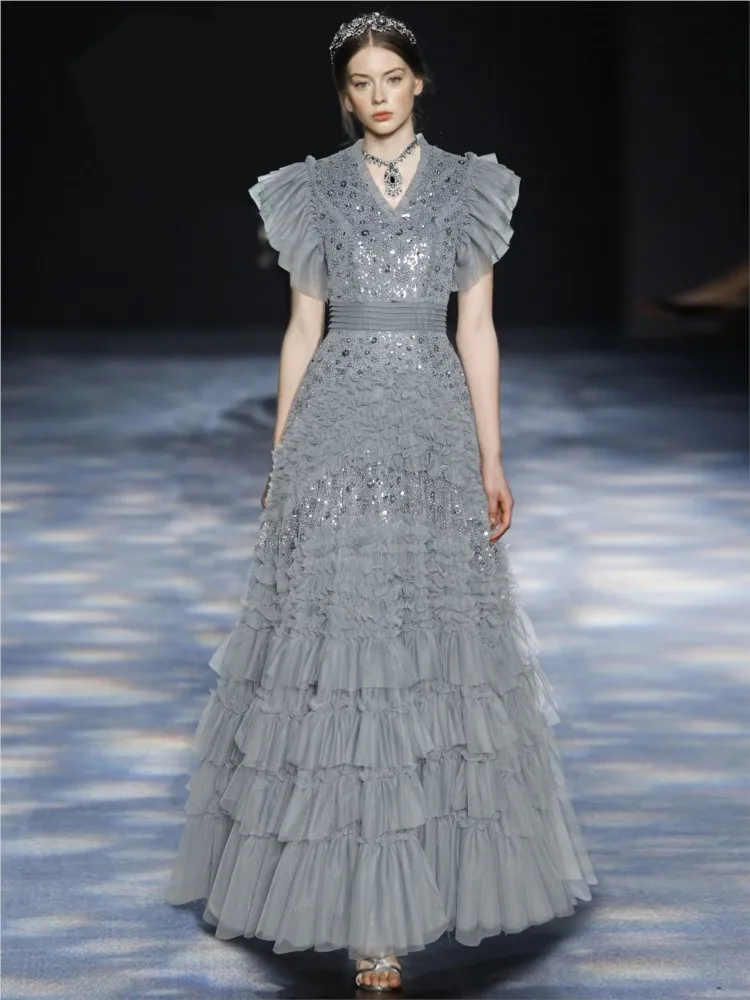 A new style of short-sleeved sequined three-dimensional beaded long and elegant tulle dress