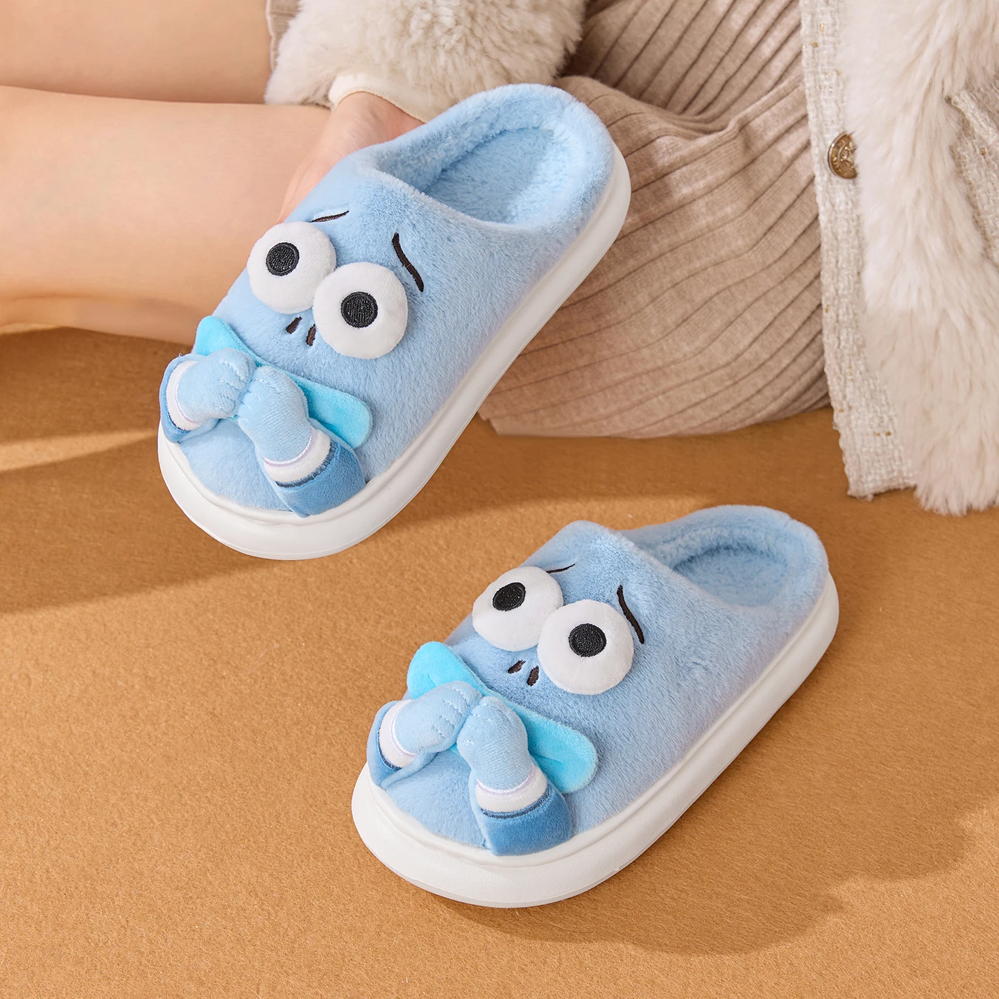 SHAJI Lazy Fish Cartoon Flauschige Plüsch-Hausschuhe Herbst Winter Niedliche Rutschfeste EVA-Sohle Warme Baumwoll-Hausschuhe für drinnen Unisex – Detail 6