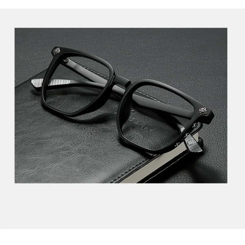 New Temperament Black Frame Fashion Anti Blue Light Glasses for Unisex Large Frame Flat Light Eye Protection Decorative Eyewear