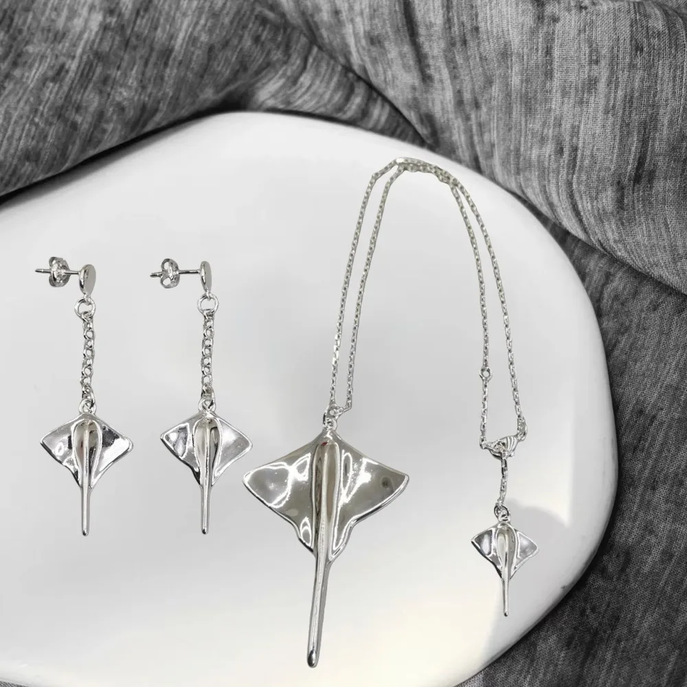 2025 autumn niche personality manta ray tassel earrings necklace two-piece set women's accessories creative gift