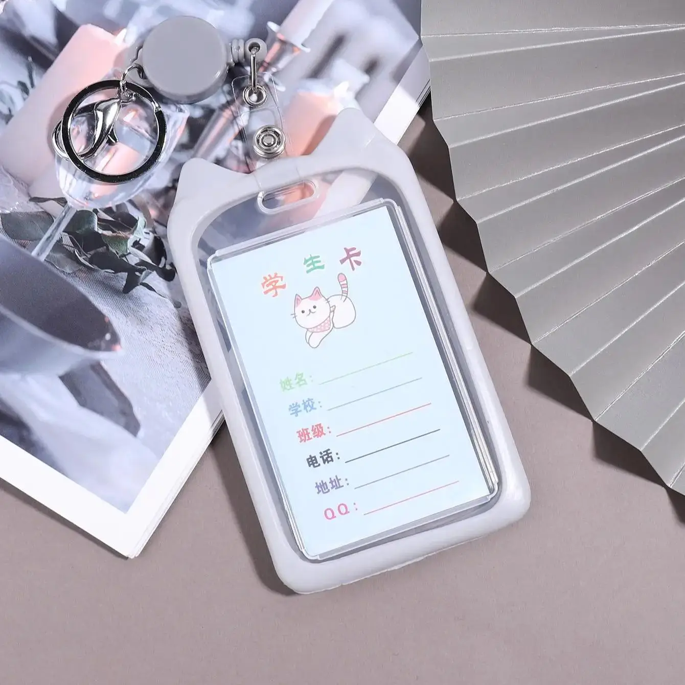 1PC 猫耳スタイリングキーホルダーカードホルダー、ポータブル学生証、バスカード、仕事用ID保護カードケース、キャンパスオフィス用品