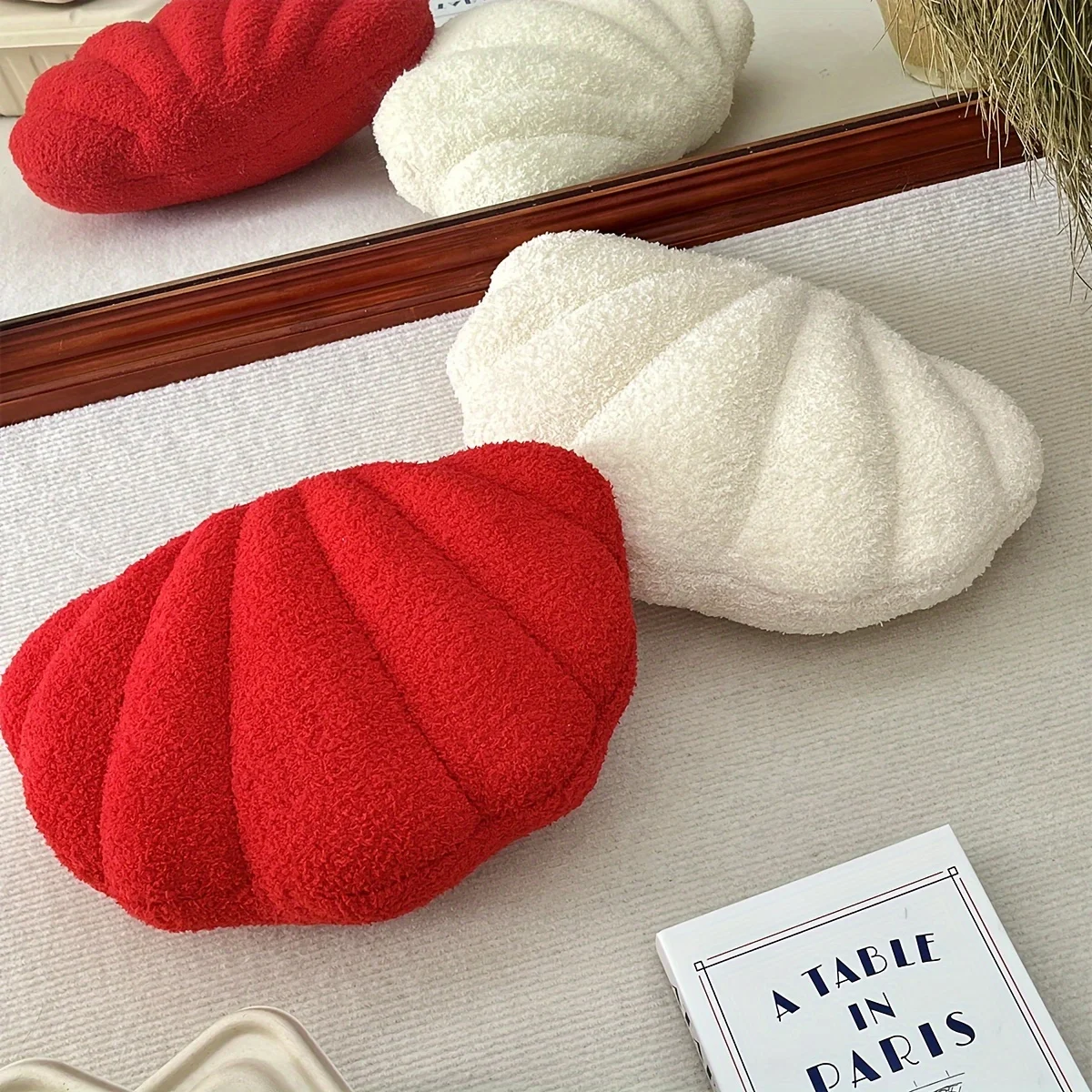 

1pc Plush Accent Pillow Polypropylene Filled Quilted Knit Fabric Art Deco Coastal Shell Shaped Throw Pillow for Back Sleepers