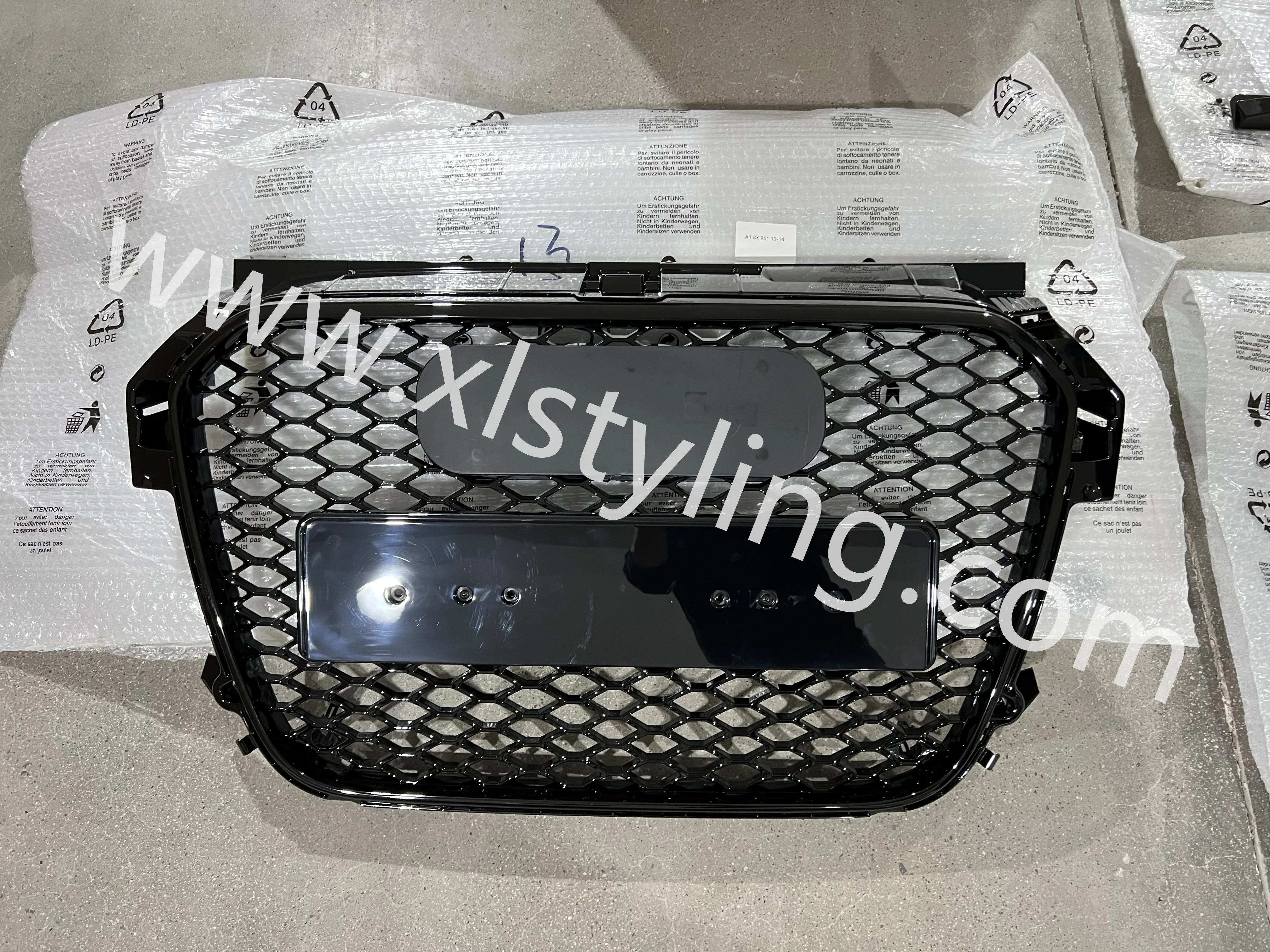 XLstyling RS1 RS2 RS3 RS4 RS5 RS6 RS7 front bumper grille grill for for au di A1 A2 A3 A4 A5 A6 A7 honeycomb high quality