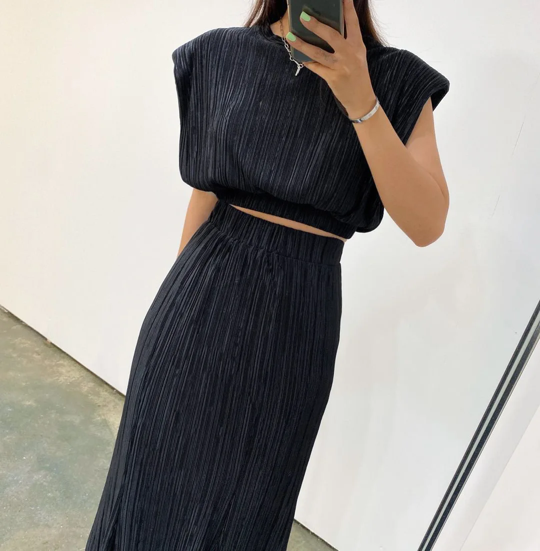 Women Street Two Piece Set Pleated Elegant Skirt Sets O-Neck Shoulder Pads Tank Top Summer Outfit Elastic Waist Long Skirt Set