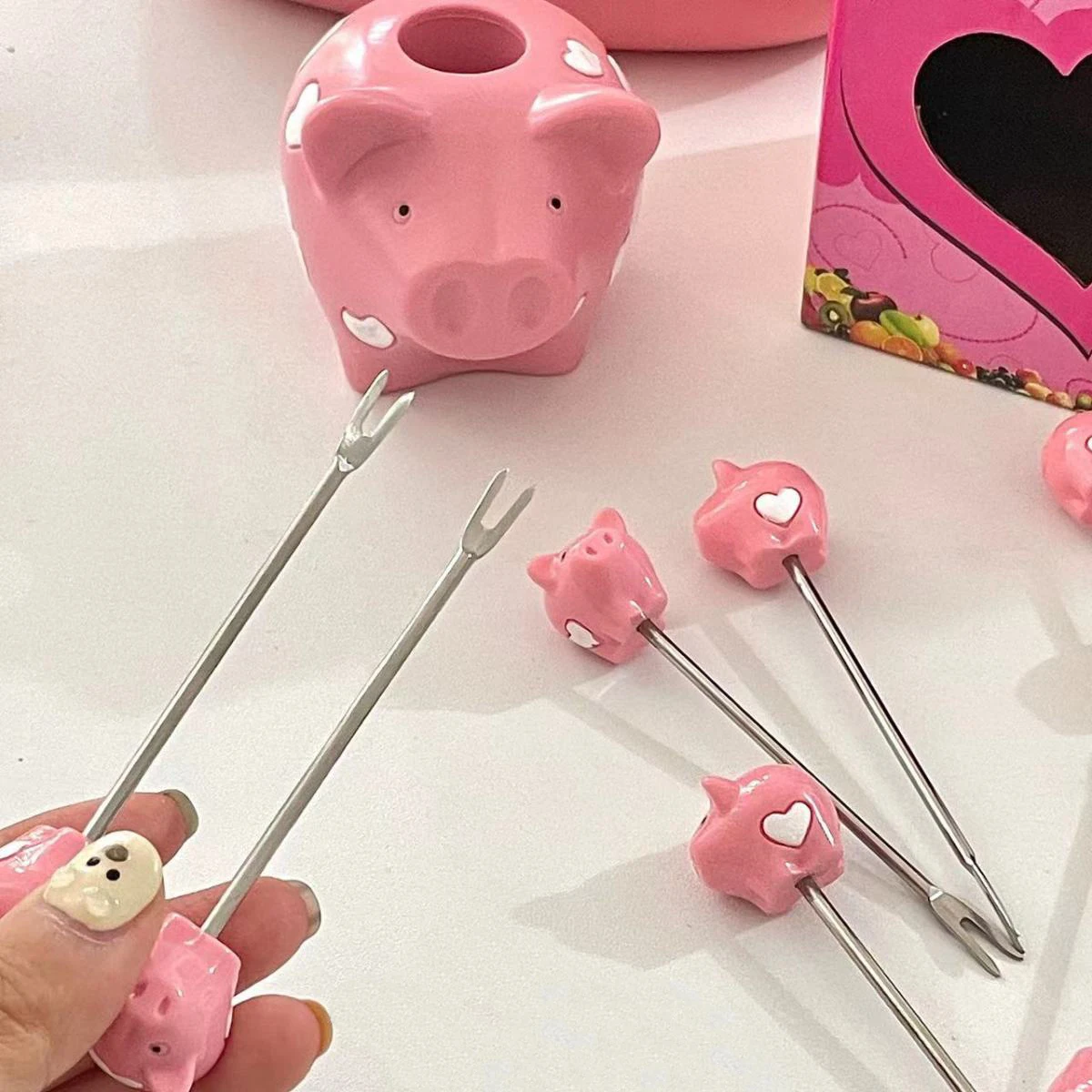 Kawaii Ins Fruit Forks with Base Cute Pink Pig Heart Food Picks for Kids Cafe Cake Forks Gift Home Decoration Bento Accessories