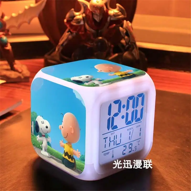 Kawaii جديد سنوبي المنبه الرجال والنساء الكرتون عنبر على مدار الساعة الرسوم المتحركة المحيطة مضيئة كتم بصوت عال السرير المنبه