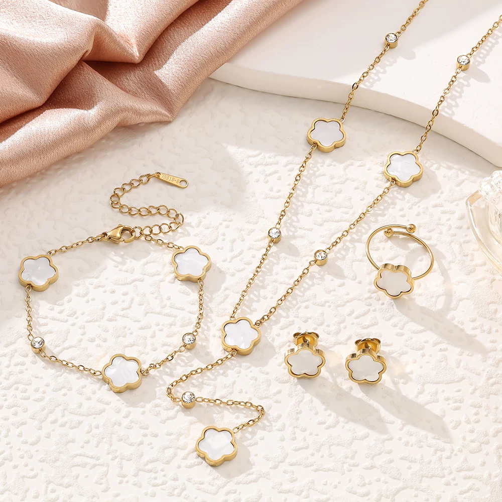 

Fashion 18K gold diamond studded five leaf flower bracelet necklace earrings ring women's jewelry set