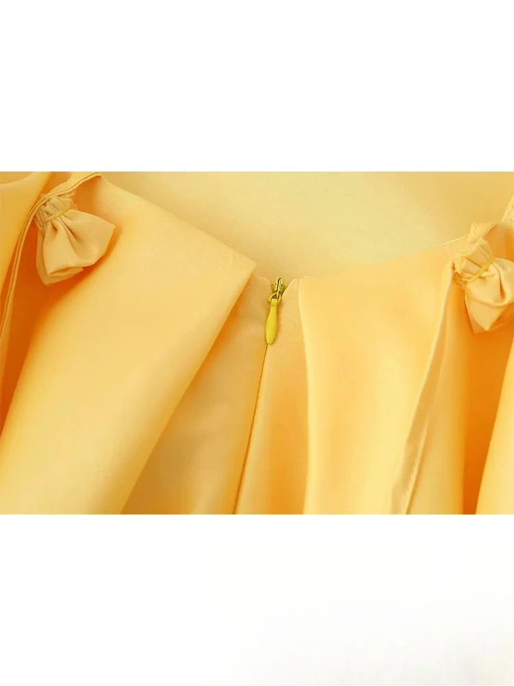 KONDALA Elegante abito sexy in raso da donna Fiore solido senza maniche Backless Cami Mini abito Moda 2025 Abito estivo giallo burro