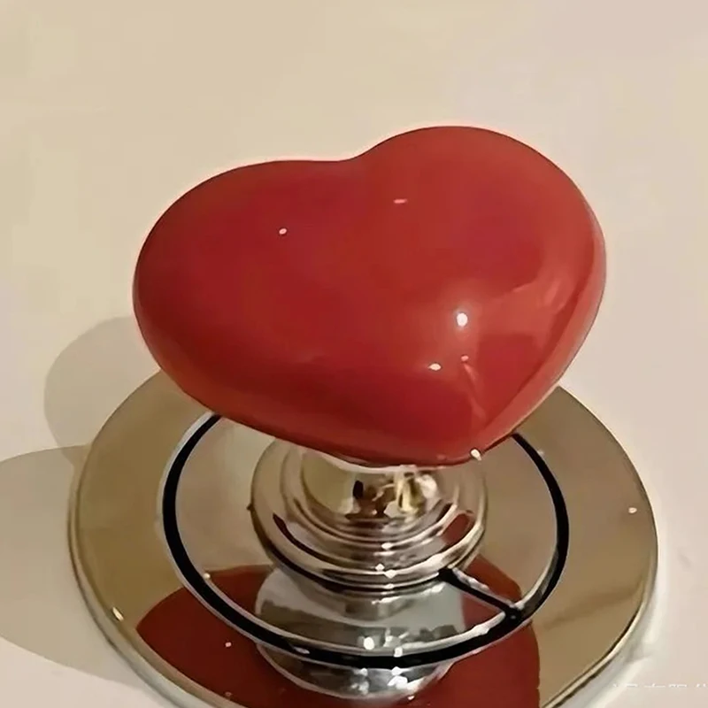 Pressa per wc a forma di cuore Love Toilet Press Button pulsanti per serbatoio dell'acqua del bagno interruttore a pressione decorazione per la stanza da bagno protezione per unghie