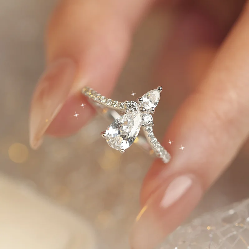 Classy Ring Women's 1 Carat Moissanite PT950 Platinum - Crown Angel's Kiss Ring, Princess Style Grace, Light Luxury Collection
