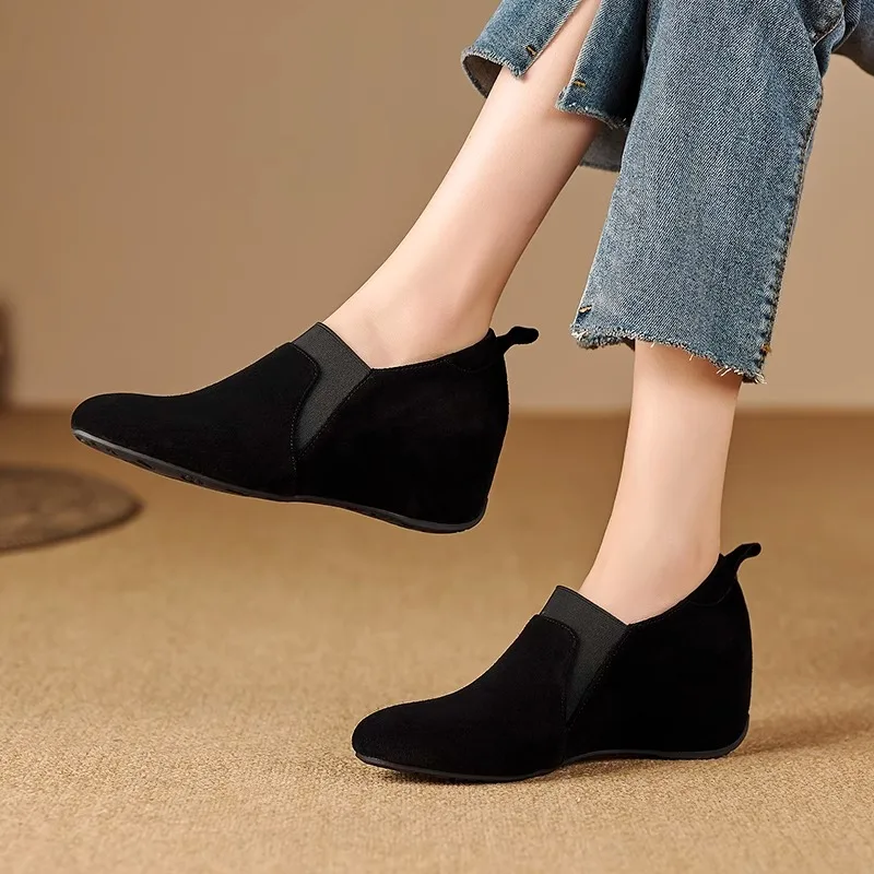 Hot New Spring Sheep Suede Flat Bottomed Women's Shoes with Raised Height Inside Pointed Toe Women Pumps Shoes for Women Loafers