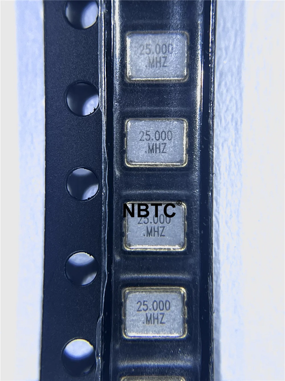 25 ميجا هرتز 3225 3.2*2.5 مللي متر T250 Xtal كريستال مذبذب ل Antminer S17 + hashboard Y1