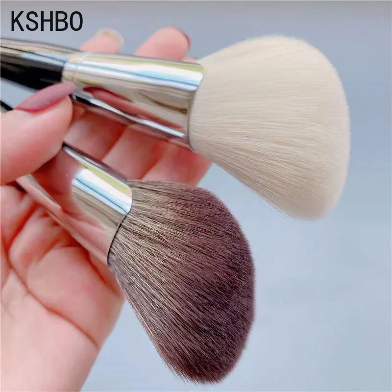 KSHBO 1/2pcs Face Contour Makeup Brushes Fan-shaped Professional Powder Blush Highlighter Bronzer V Face Silhouette Brush Tools