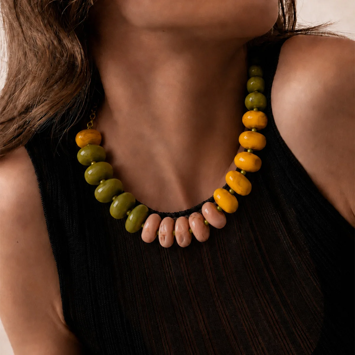 Vintage Large Irregular Acrylic Beaded Necklace for Women Bohemia Fashion Autumn Winter Massive Chunky Jewelry Accessory